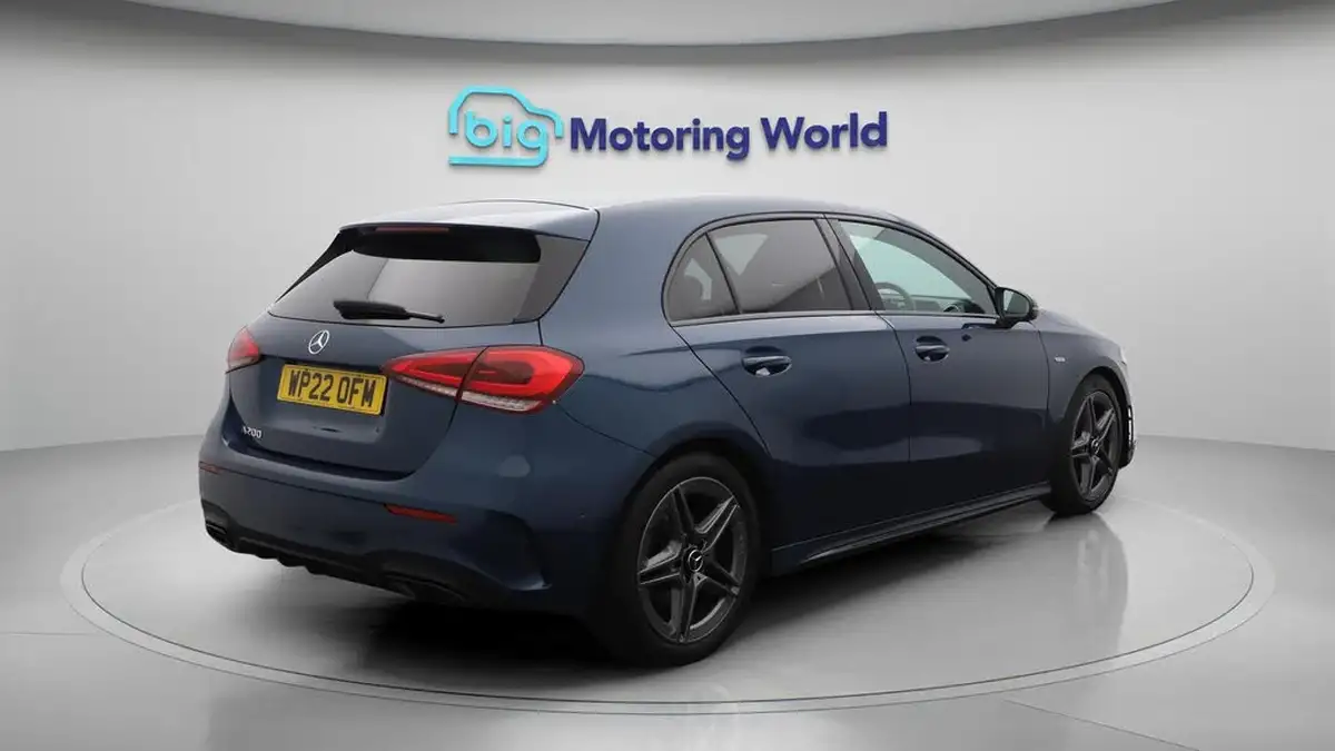 2022-mercedes-benz-a-class-13-a200-amg-line-edition-executive-hatchback-5d-big-7