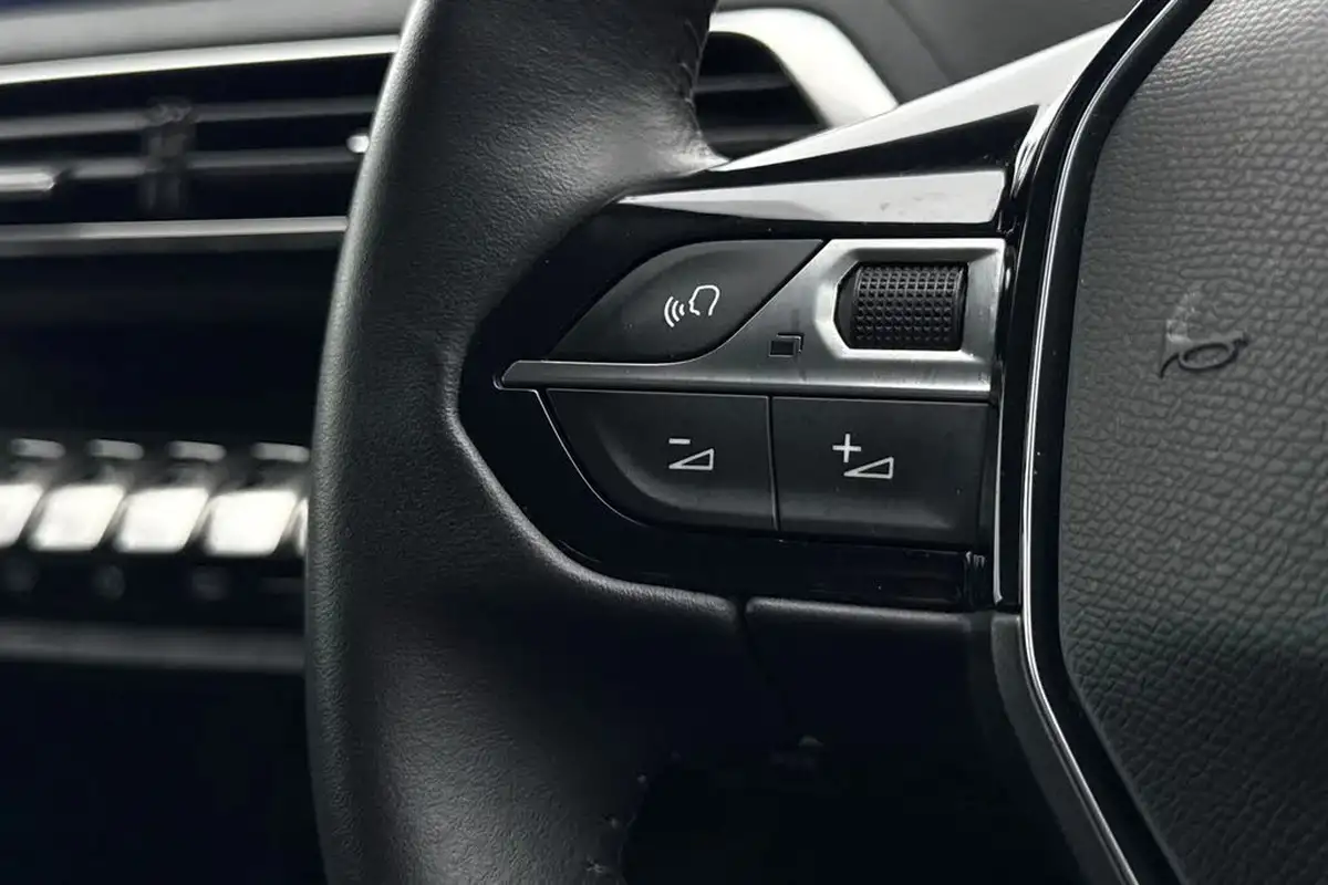 2022-peugeot-3008-suv-12-puretech-active-premium-big-33