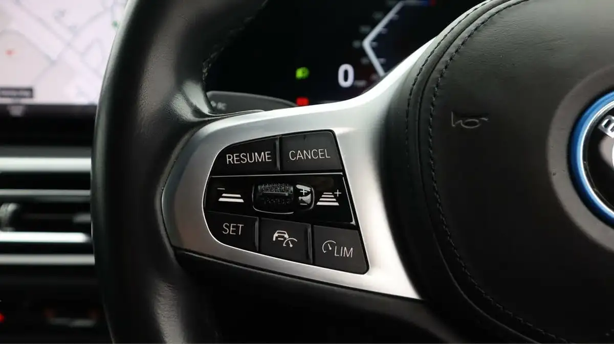 2022-bmw-i4-e-edrive40-m-sport-big-27