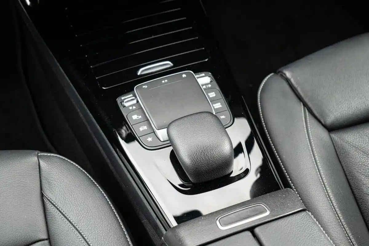 2022-mercedes-benz-cla-big-19