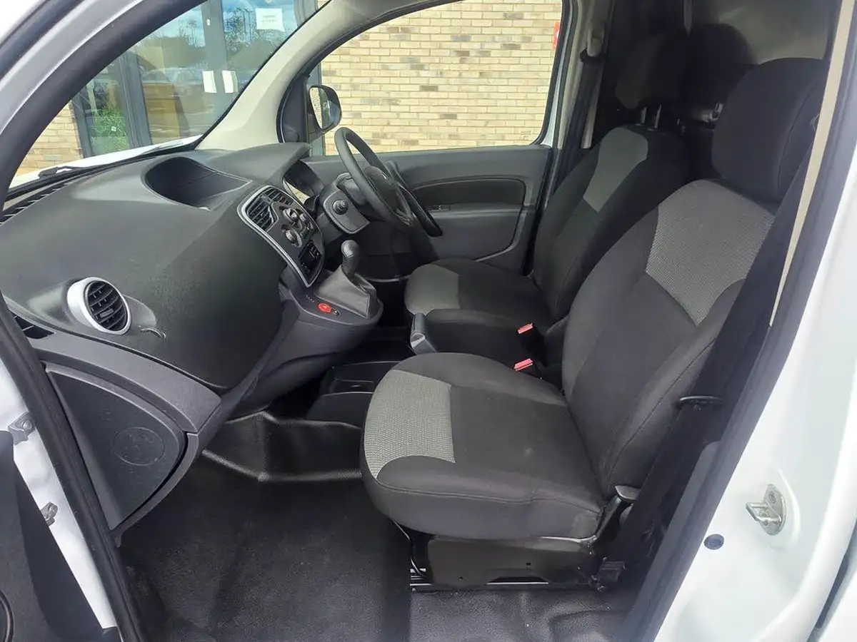 2019-renault-kangoo-maxi-e-maxi-ze33-panel-big-14