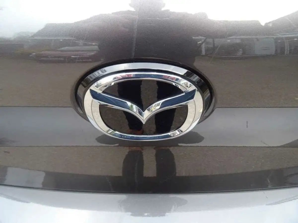 2025-mazda-mazda3-25-e-skyactiv-g-exclusive-line-big-16