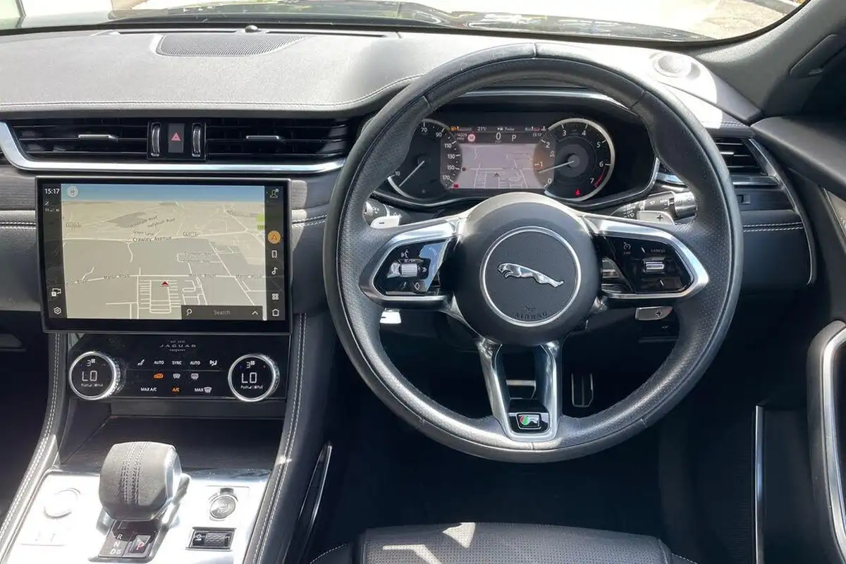 2022-jaguar-f-pace-20-p250-r-dynamic-black-big-18