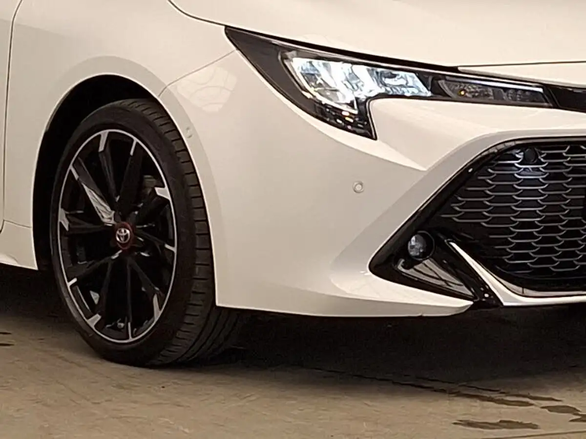 2022-toyota-corolla-18-vvt-i-gr-sport-138bhp-hatchback-big-8