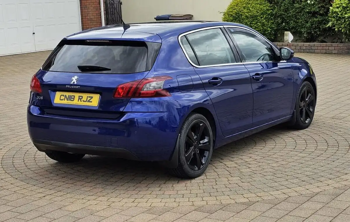 2018-peugeot-308-12-puretech-allure-130bhp-big-1