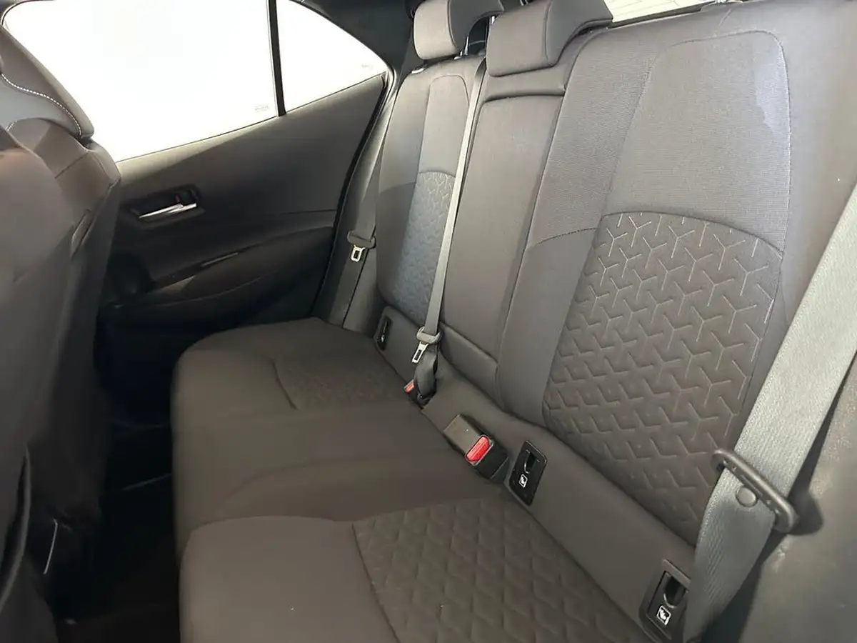 2021-toyota-corolla-18-vvt-i-icon-tech-trk-hatchback-5d-big-16