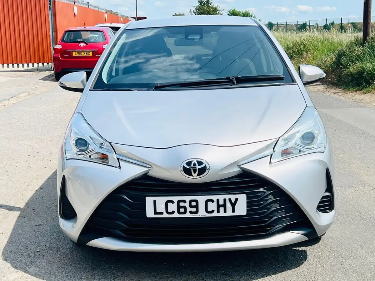 2019-toyota-yaris-big-4