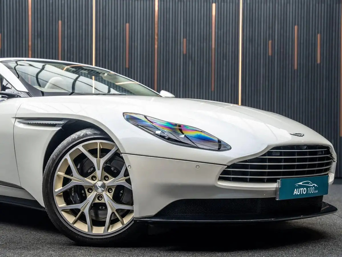 2018-aston-martin-db11-40-v8-big-12