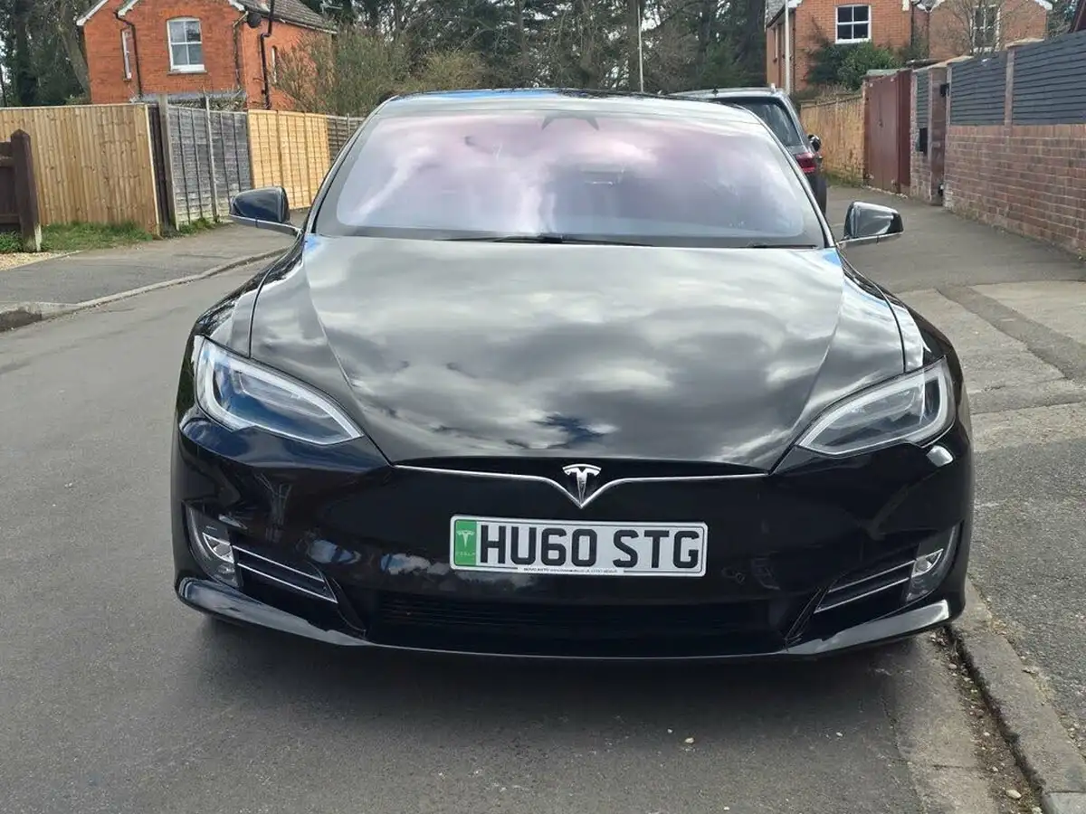 2017-tesla-model-s-e-75d-big-2