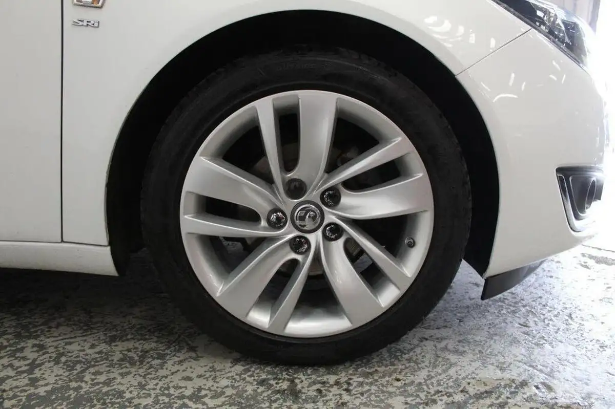 2015-vauxhall-insignia-20cdti-sri-140ps-navss-ecoflex-hatchback-5d-big-52