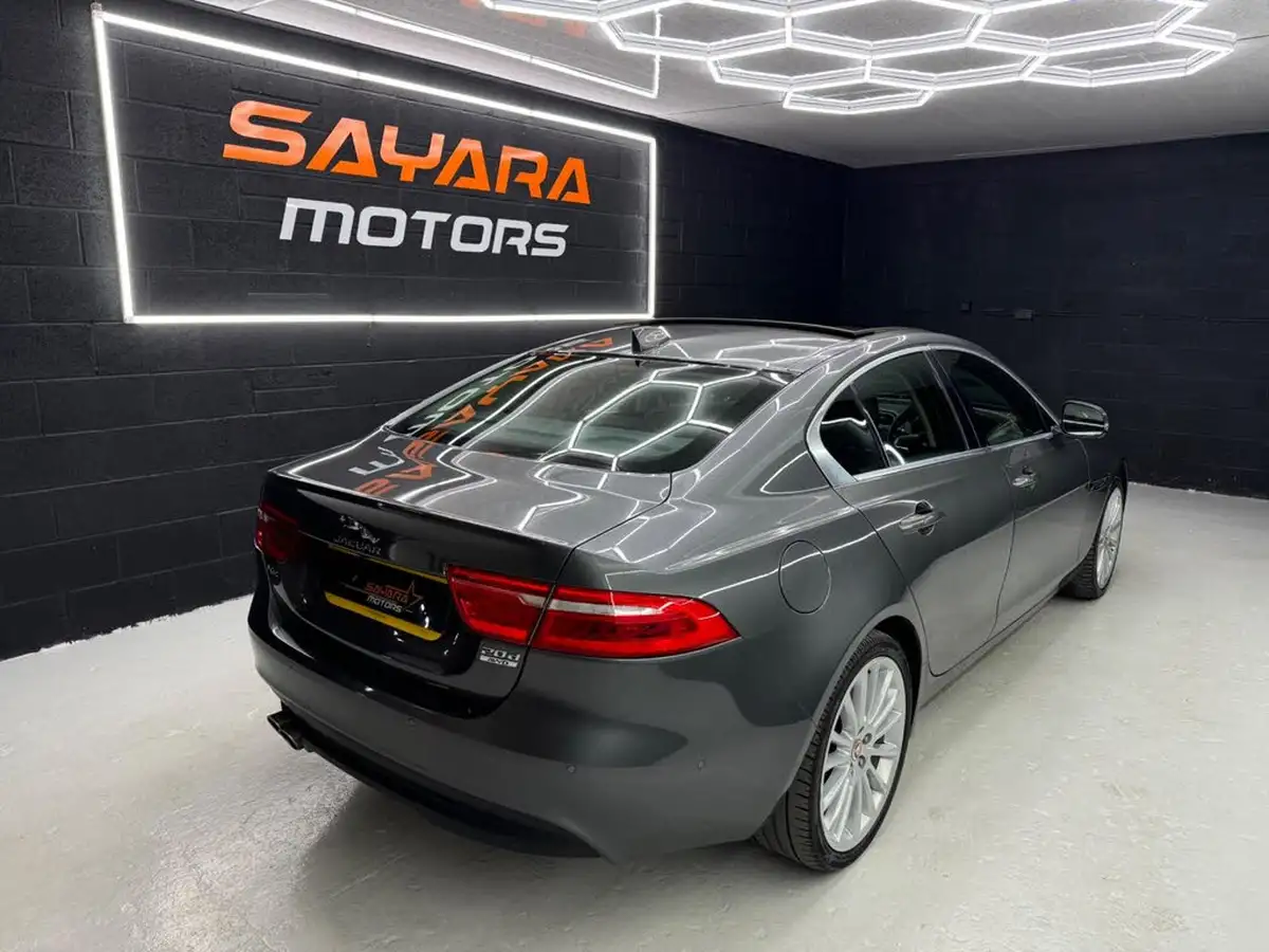 2017-jaguar-xe-20d-portfolio-180ps-awd-ss-1999cc-auto-big-14
