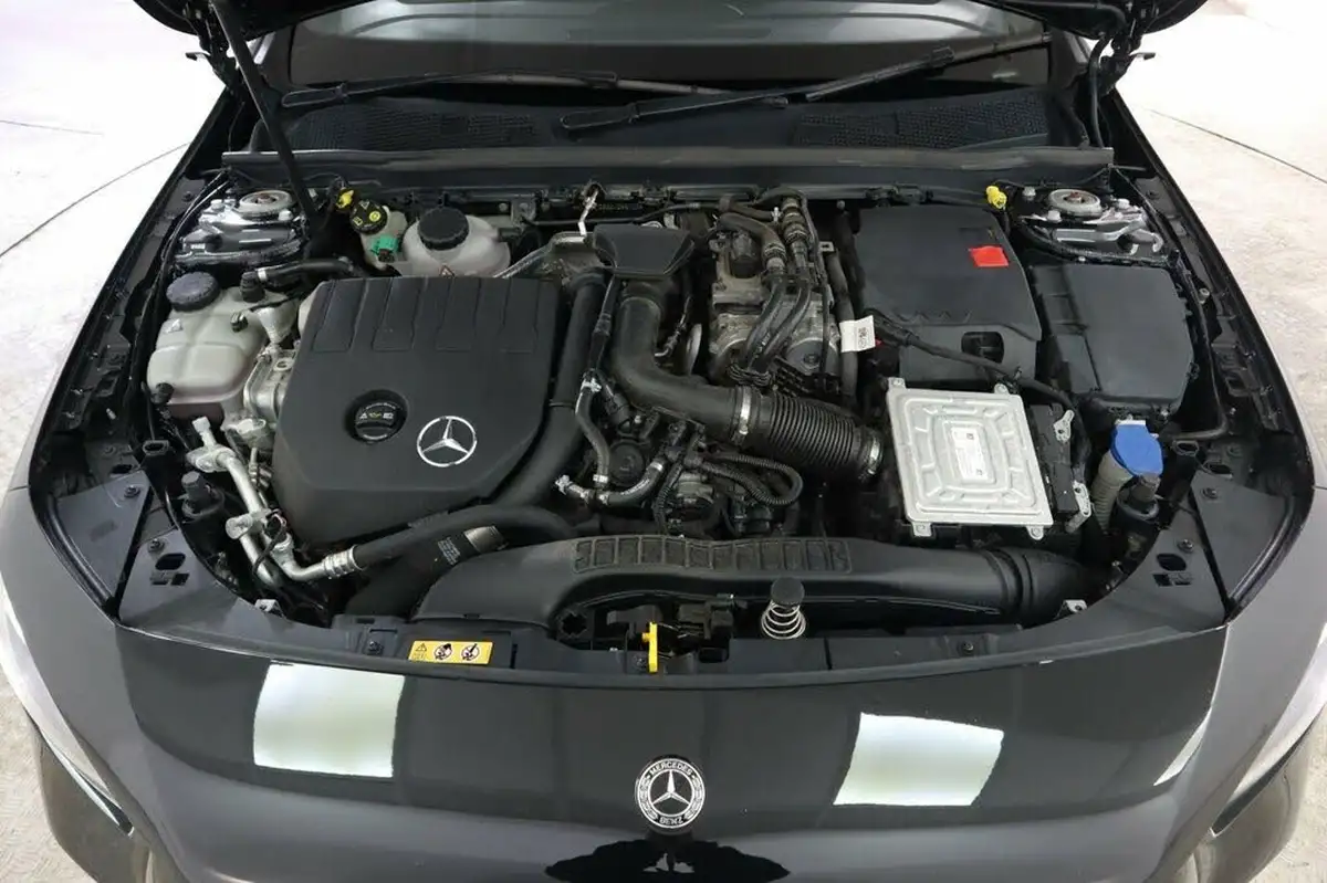 2021-mercedes-benz-a-class-13-a250e-amg-line-premium-hatchback-5d-big-27