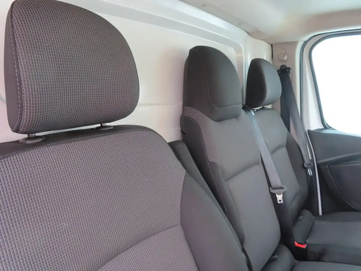 2021-renault-trafic-20dci-ll30-energy-120-business-panel-big-24