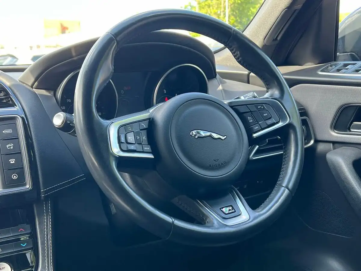 2018-jaguar-f-pace-20-i4d-r-sport-180ps-auto-big-14