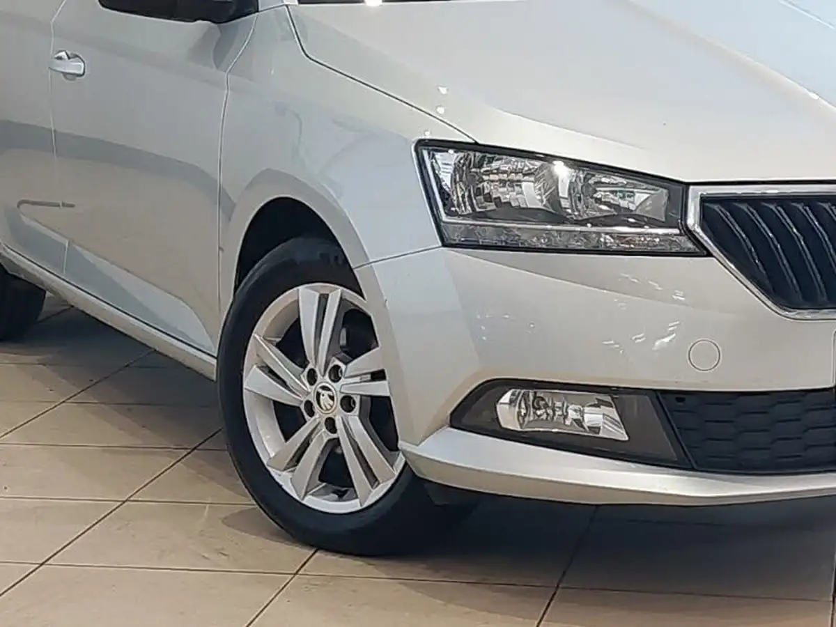 2019-skoda-fabia-10-mpi-se-75ps-ss-hatchback-big-8