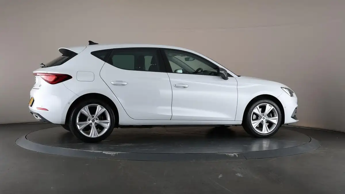 2021-seat-leon-14-e-hybrid-fr-hatchback-big-63