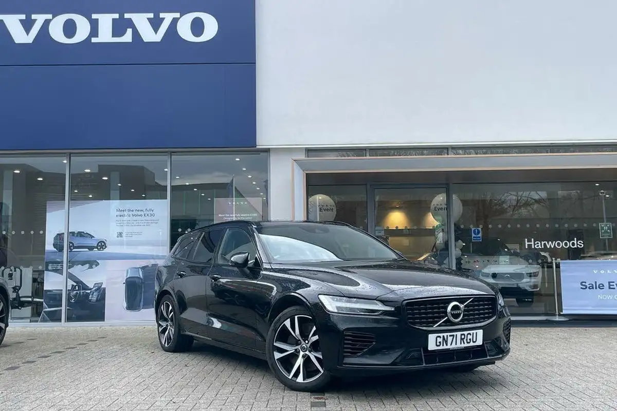 2021-volvo-v60-20-t6-r-design-350bhp-plug-in-hybrid-big-0