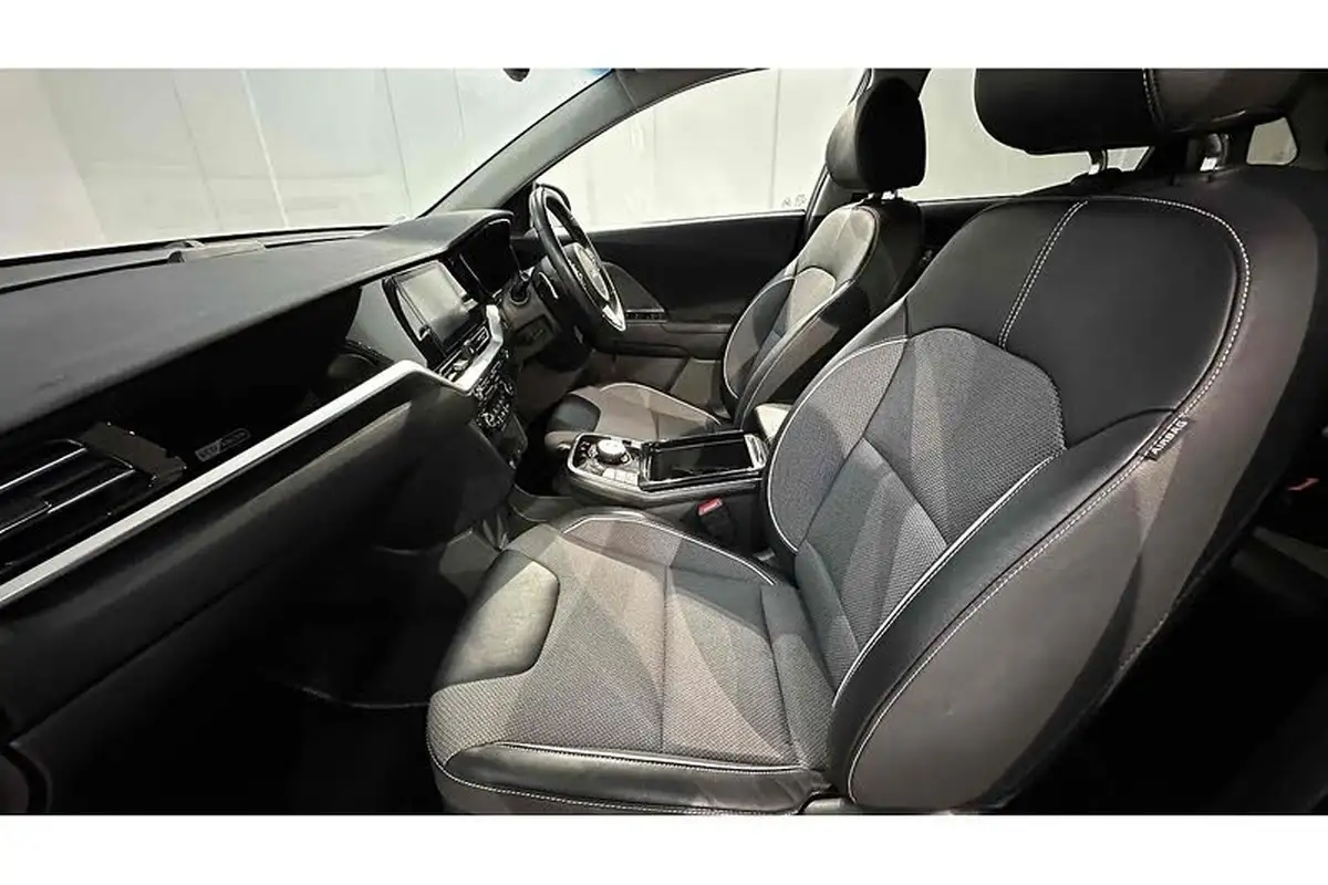 2022-kia-niro-ev-e-2-big-19