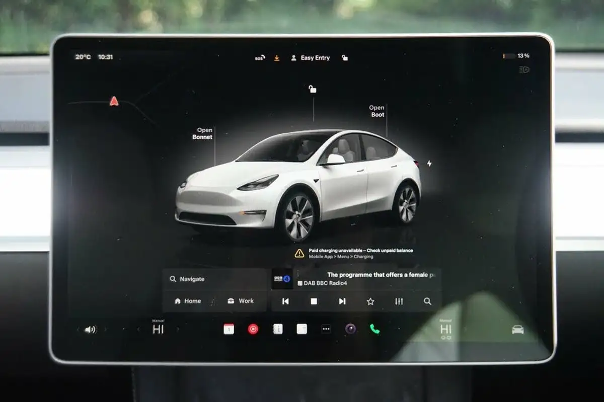 2022-tesla-model-y-e-long-range-big-16