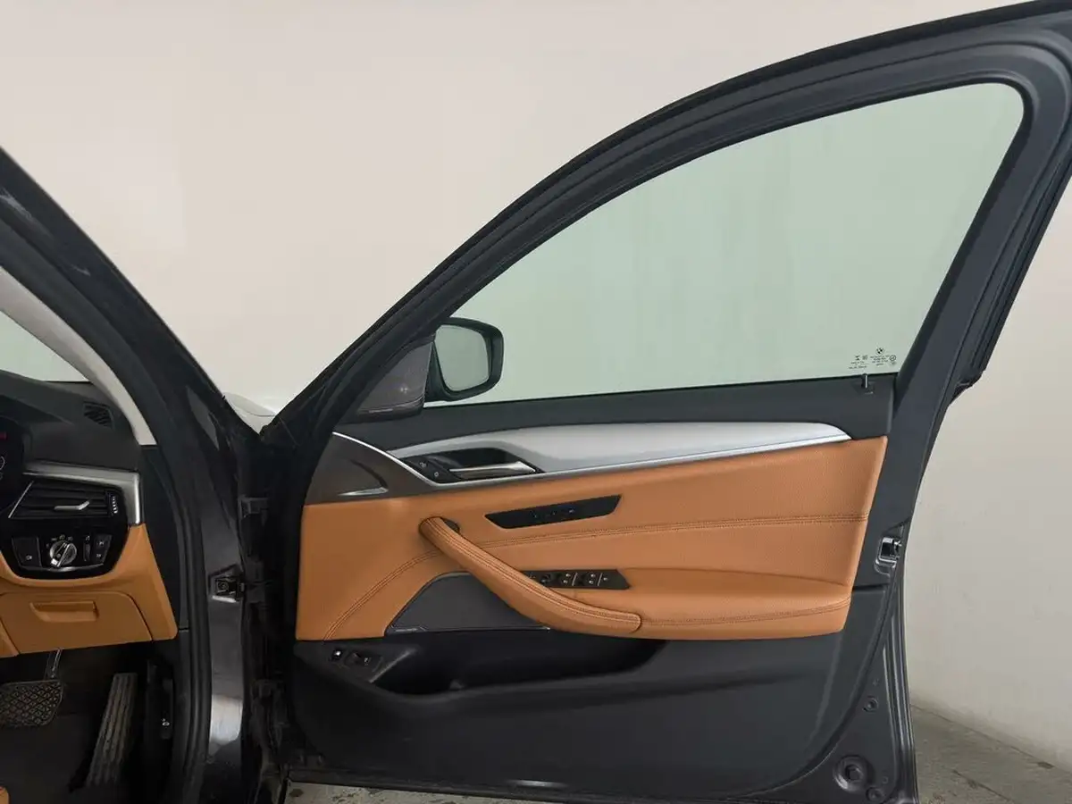 2021-bmw-5-series-20-530e-se-touring-5d-big-25