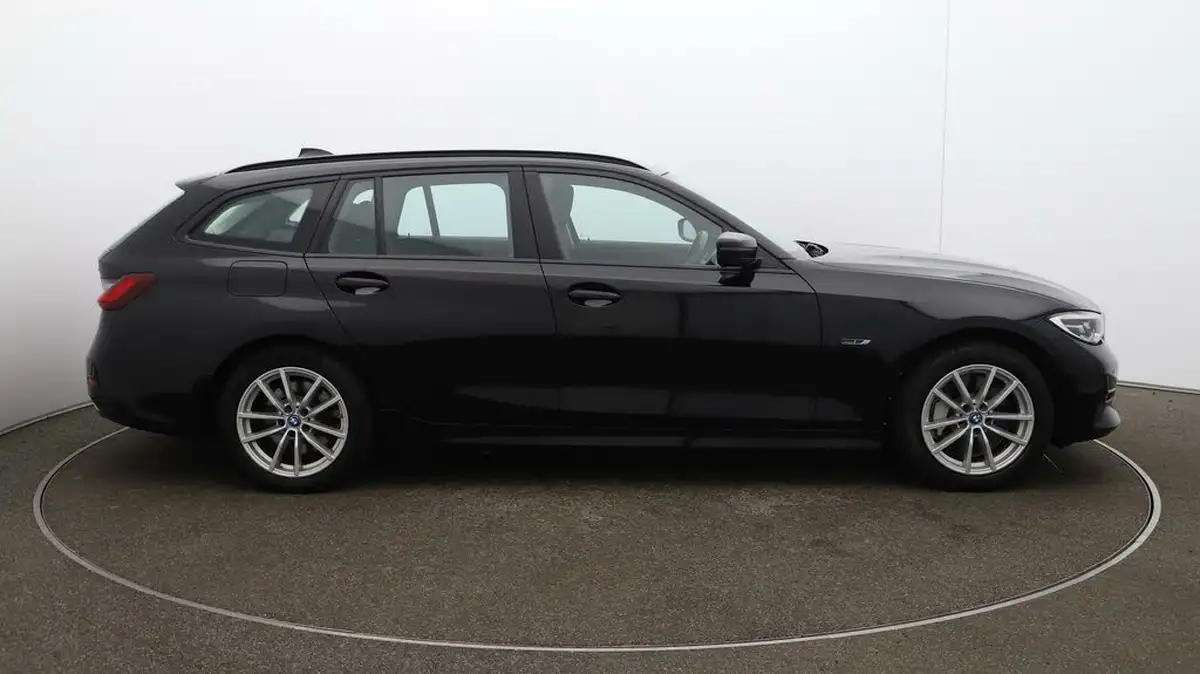 2022-bmw-3-series-20-330e-se-pro-touring-5d-big-41
