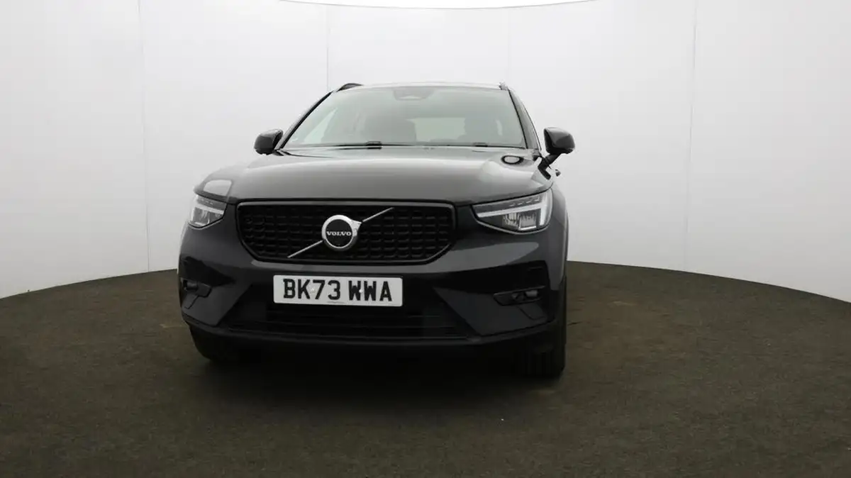 2023-volvo-xc40-20-b3-plus-big-27