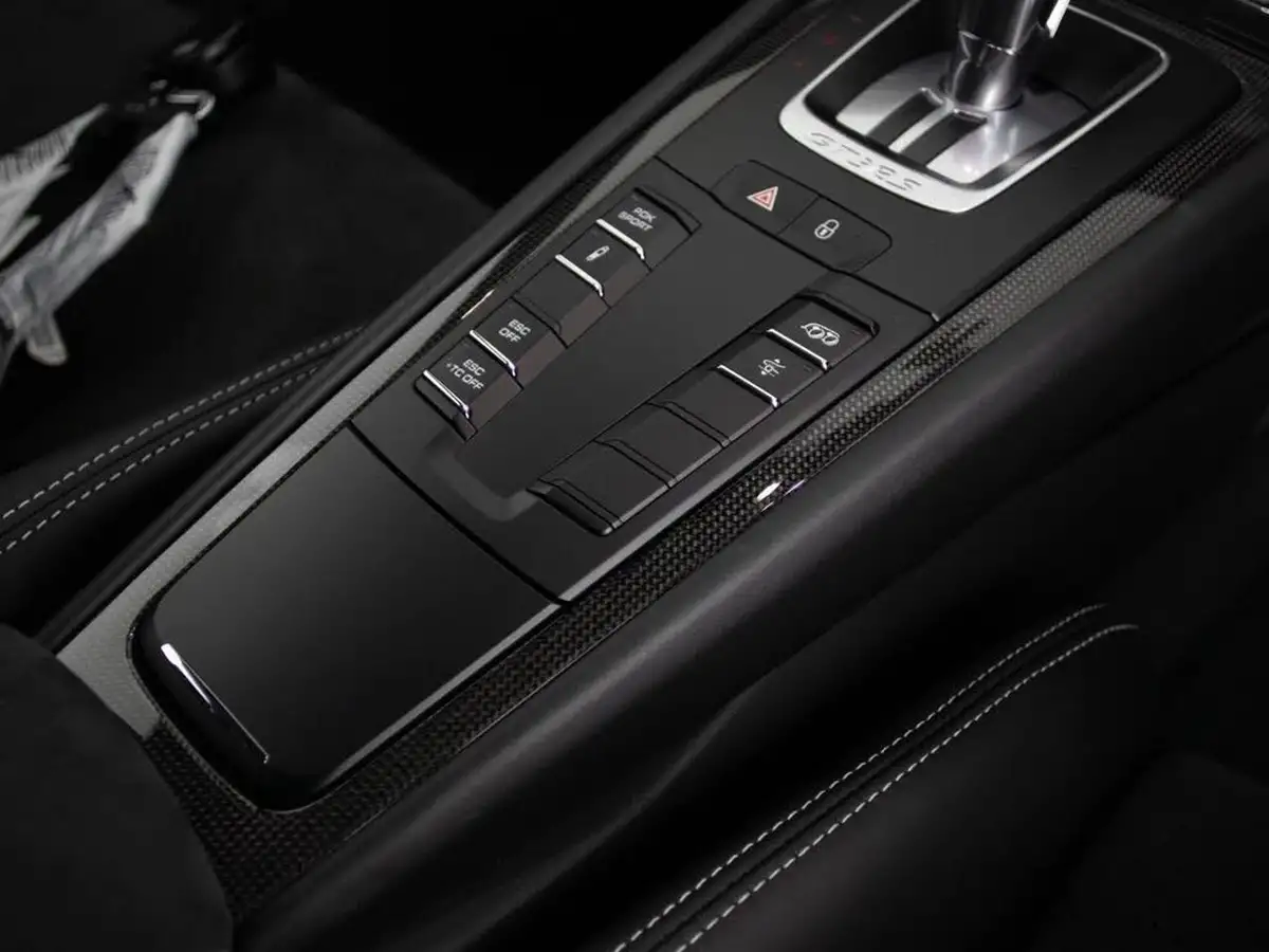 2018-porsche-911-40-gt3-rs-big-75