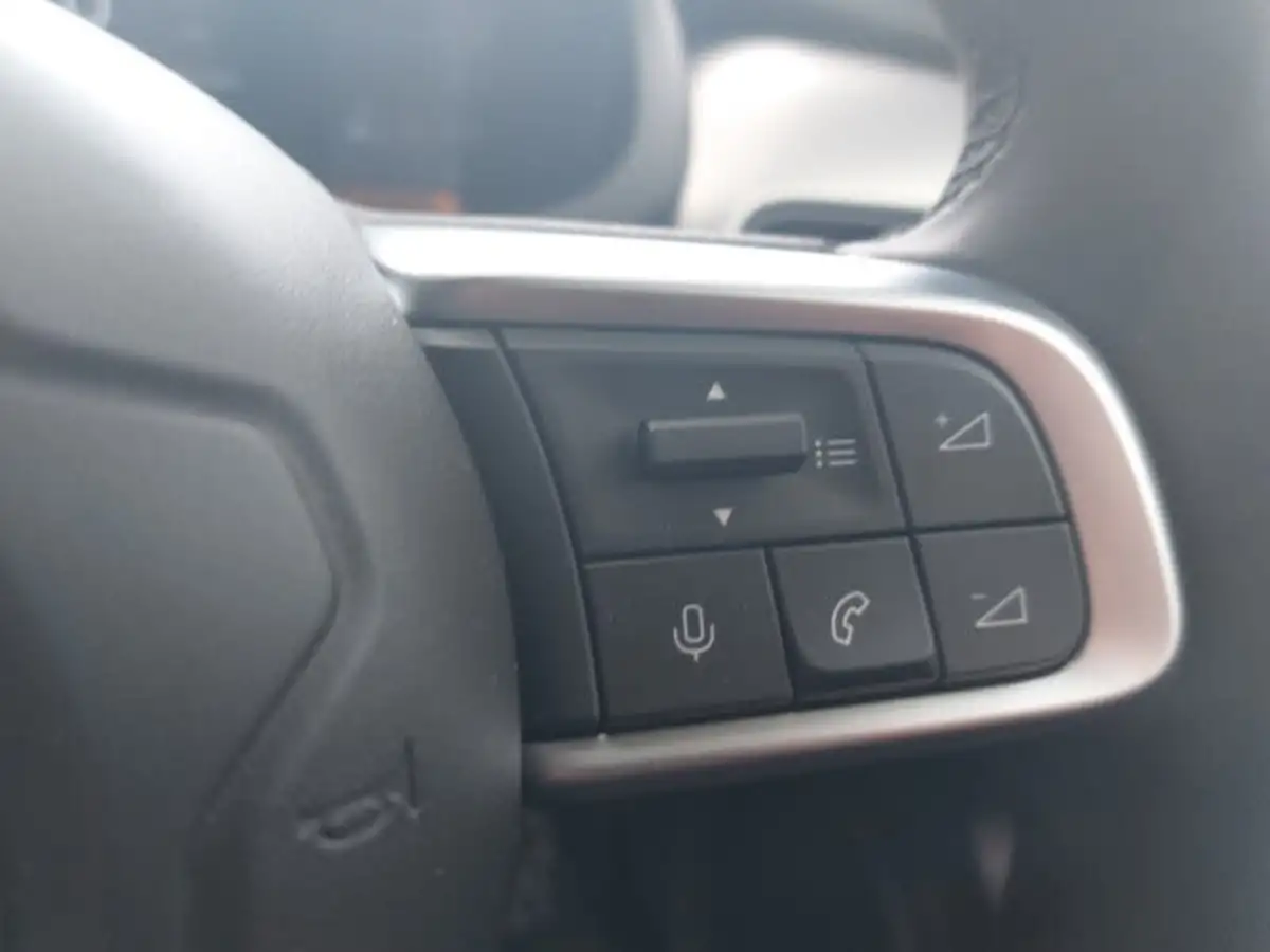 2025-jeep-avenger-12-gse-summit-big-17
