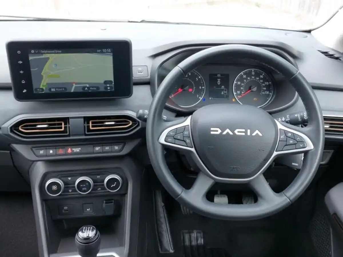 2024-dacia-sandero-stepway-10-tce-extreme-90bhp-big-6