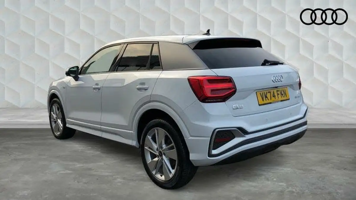 2024-audi-q2-15-35-tfsi-s-line-tronic-big-2