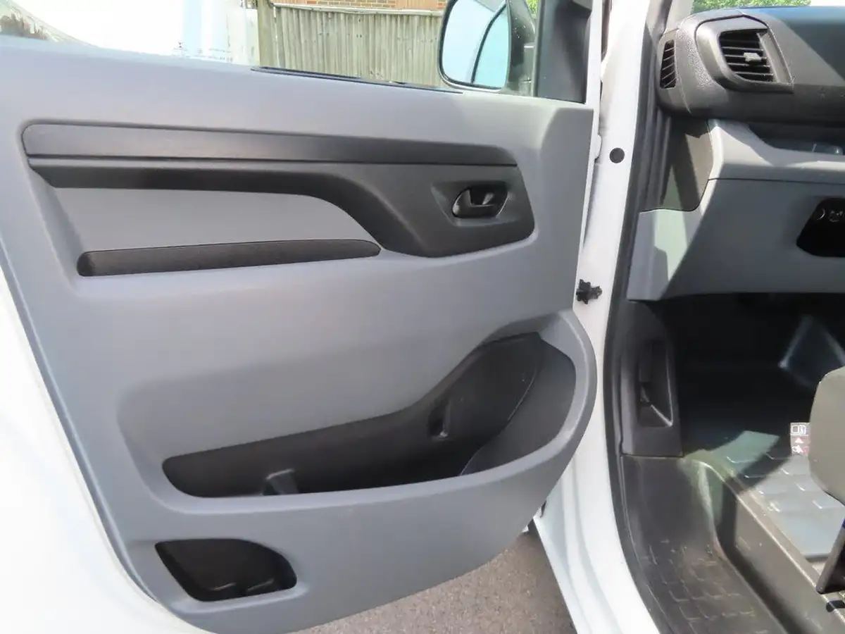 2020-citroen-dispatch-20bluehdi-enterprise-xl-1400-120pseu6d-ss-panel-big-27