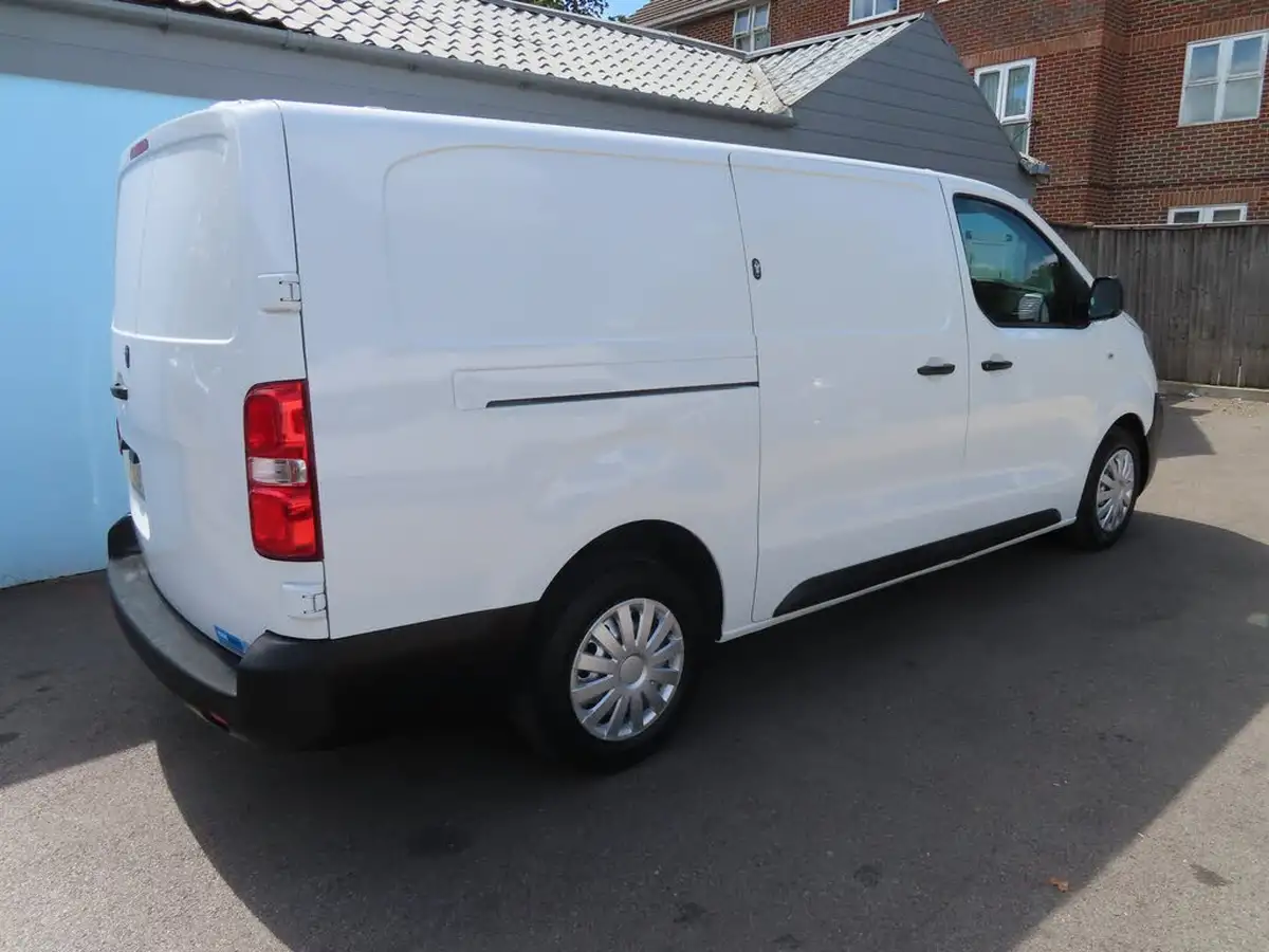 2020-citroen-dispatch-20bluehdi-enterprise-xl-1400-120pseu6d-ss-panel-big-3