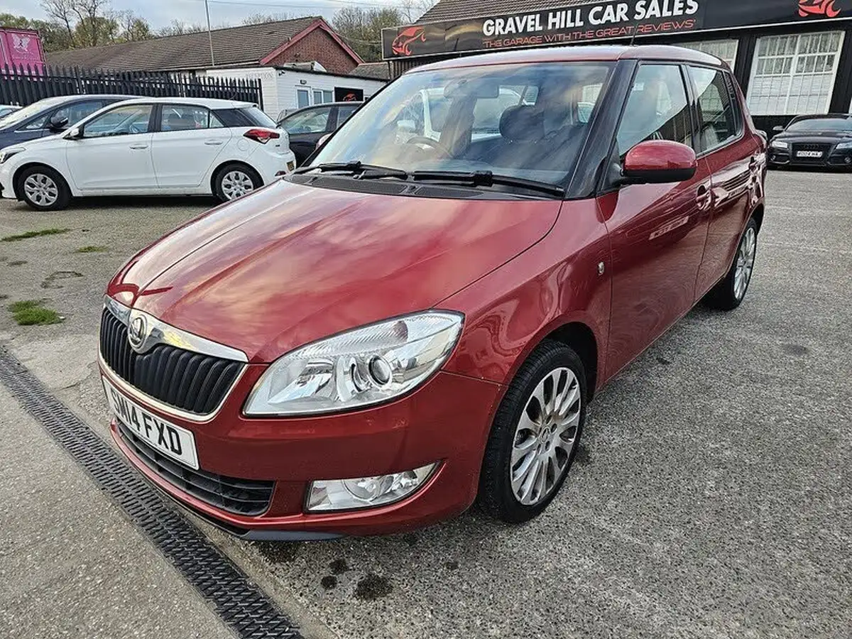 2014-skoda-fabia-12-elegance-hatchback-big-2