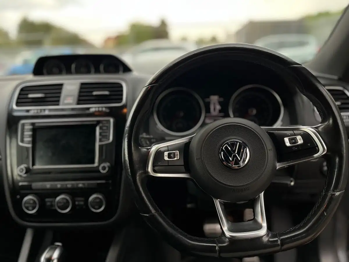 2016-volkswagen-scirocco-20tdi-gt-150ps-dsg-big-15