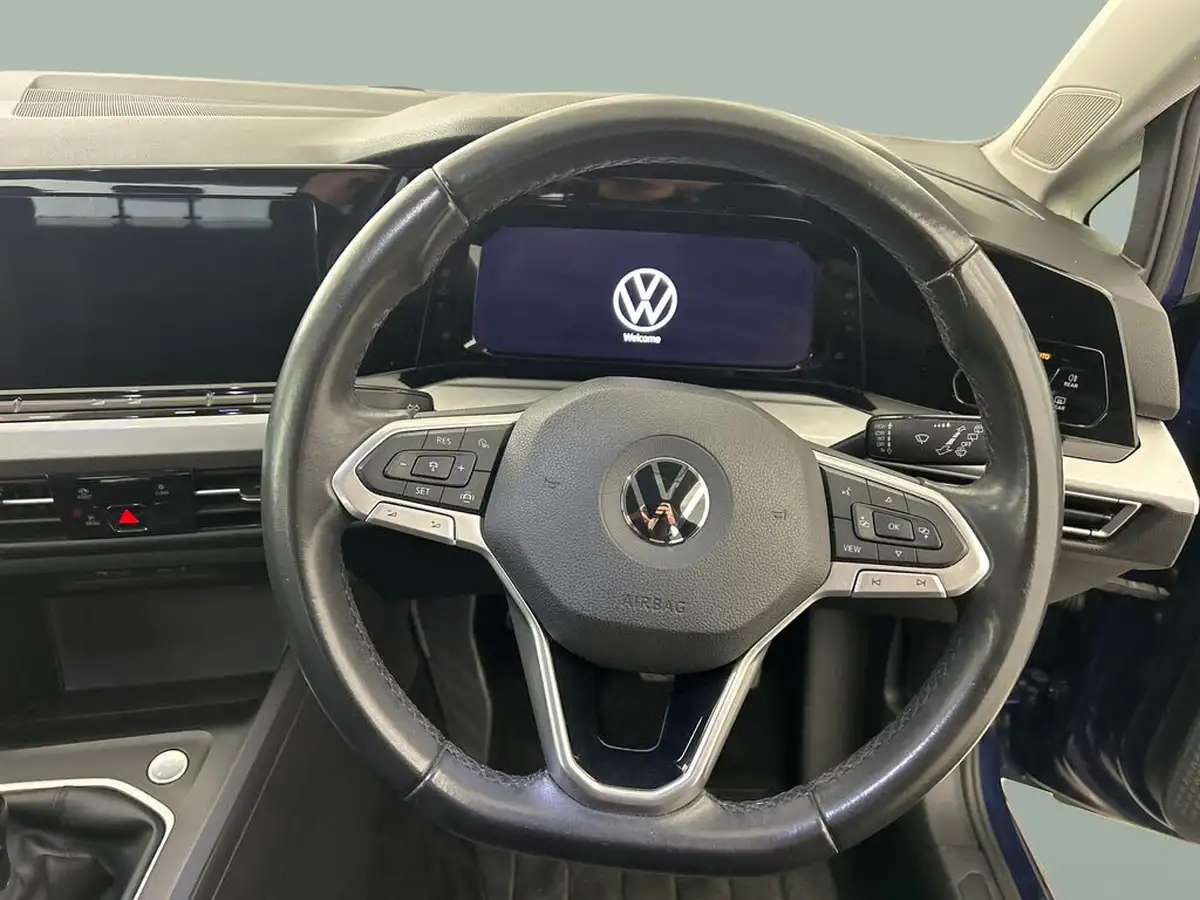 2020-volkswagen-golf-15-tsi-life-130ps-hatchback-big-32