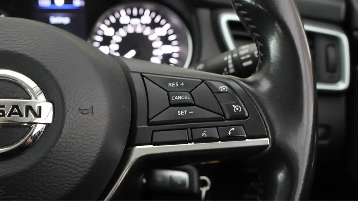2019-nissan-qashqai-15dci-acenta-premium-17in-alloys-dct-big-24
