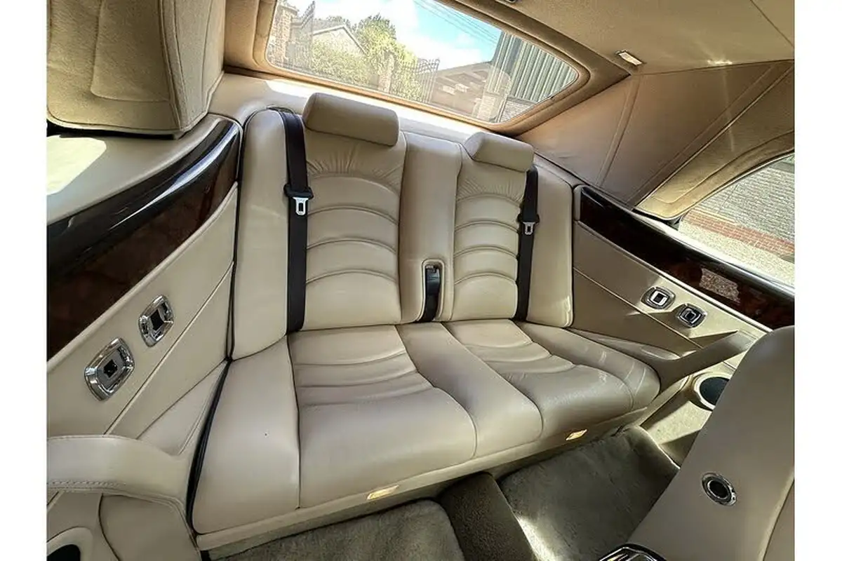 1997-bentley-azure-68-big-57
