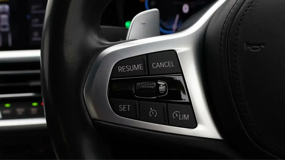 2019-bmw-3-series-20-330e-m-sport-plus-pack-big-23