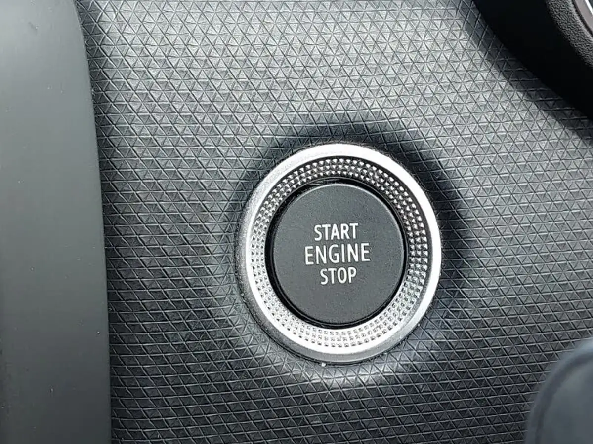 2020-renault-clio-10-sce-iconic-75bhp-big-17