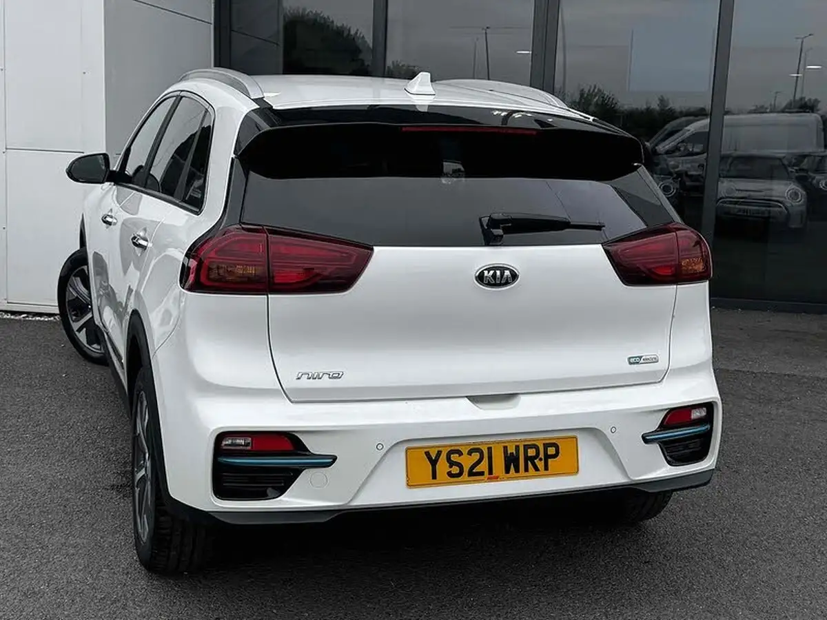 2021-kia-e-niro-ev-4-big-15