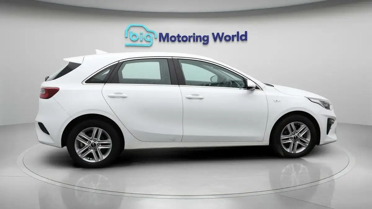 2021-kia-ceed-16crdi-2-134bhp-48v-mhev-hatchback-big-10