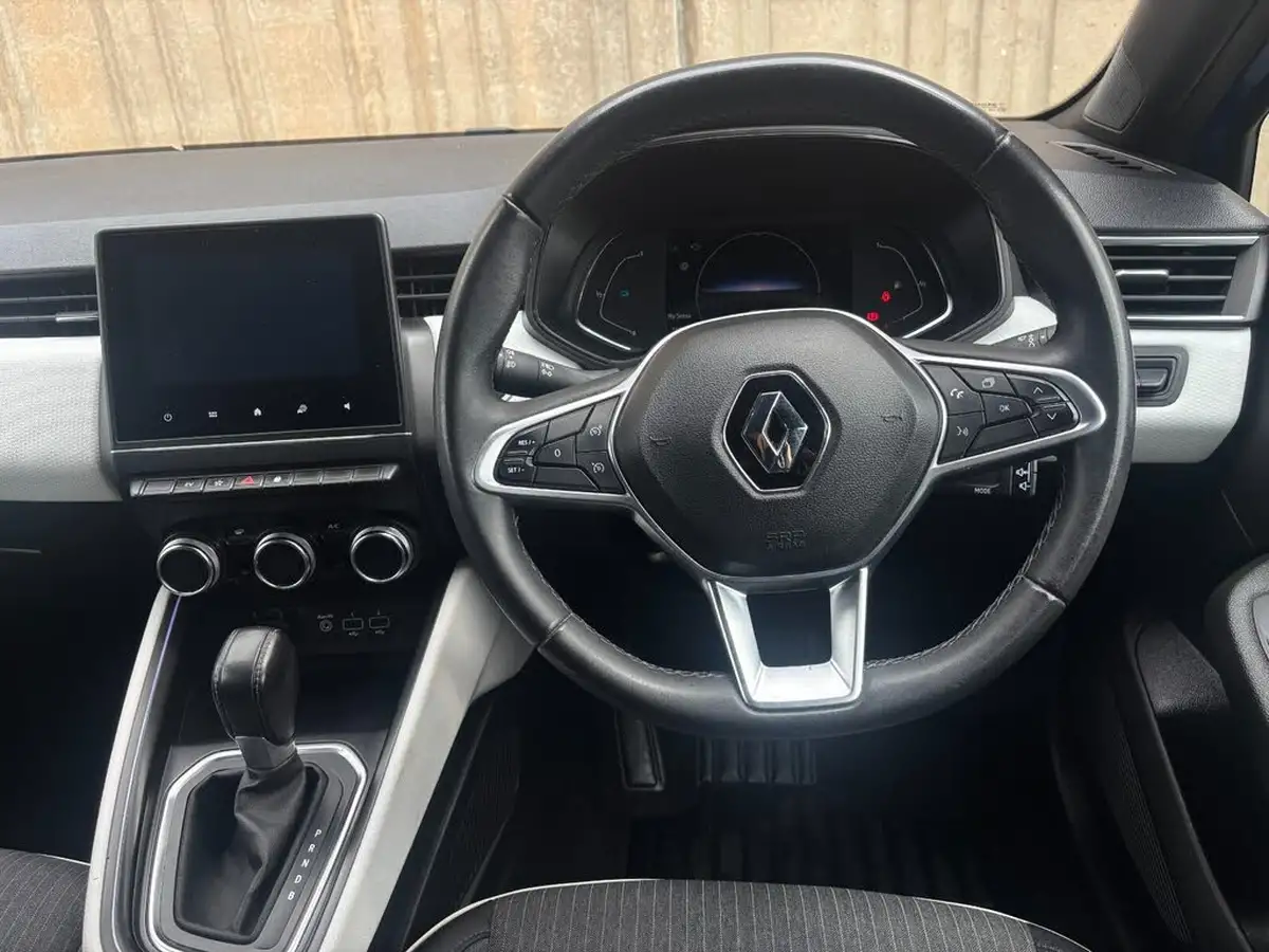 2022-renault-clio-16-techno-big-15