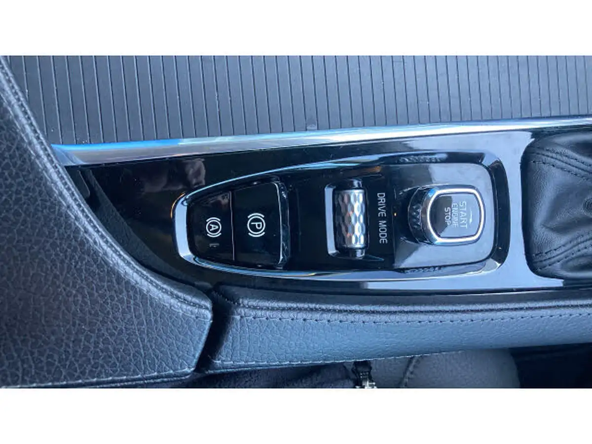 2019-volvo-s90-20-t4-momentum-big-41