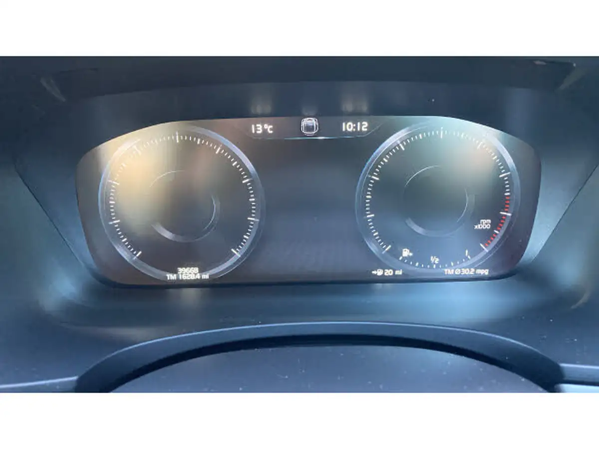 2019-volvo-s90-20-t4-momentum-big-17