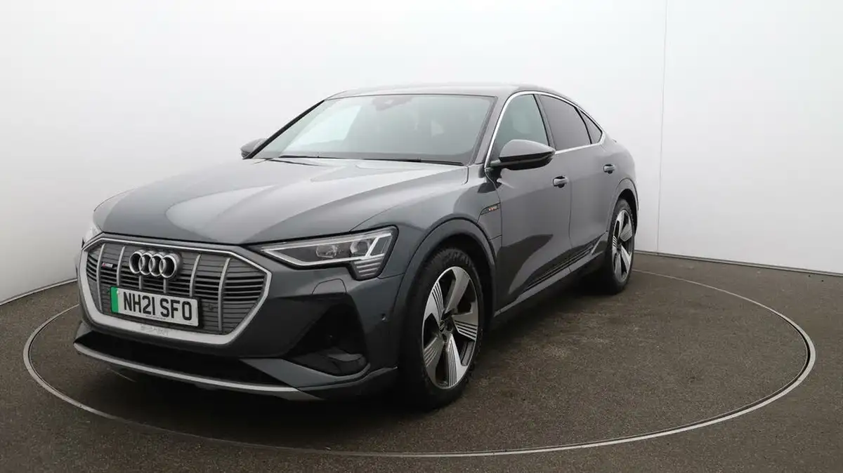 2021-audi-e-tron-55e-s-line-sportback-big-39