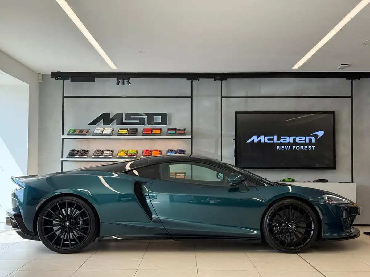 2021-mclaren-gt-40-big-1