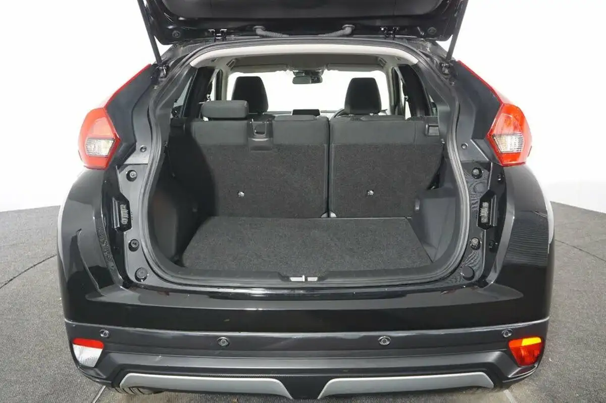 2018-mitsubishi-eclipse-cross-15-3-auto-big-20