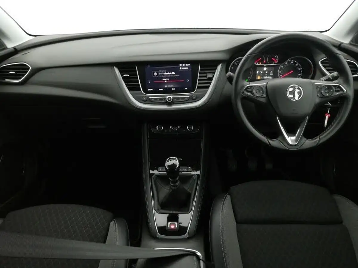 2018-vauxhall-grandland-x-12-tech-line-nav-130ps-big-2