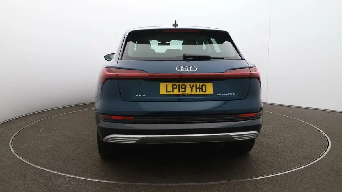 2019-audi-e-tron-55e-big-54
