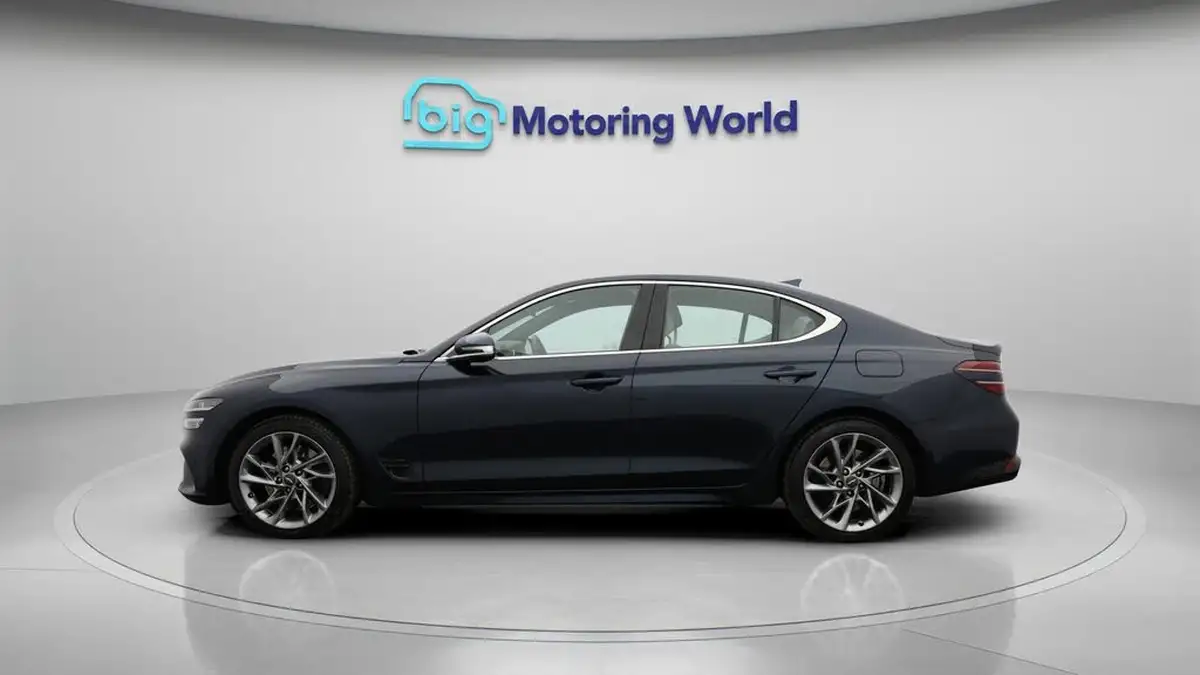 2022-genesis-g70-20-t-luxury-line-saloon-4d-big-4